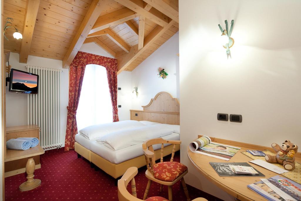 Hotel Garni Laura Arabba Phòng bức ảnh