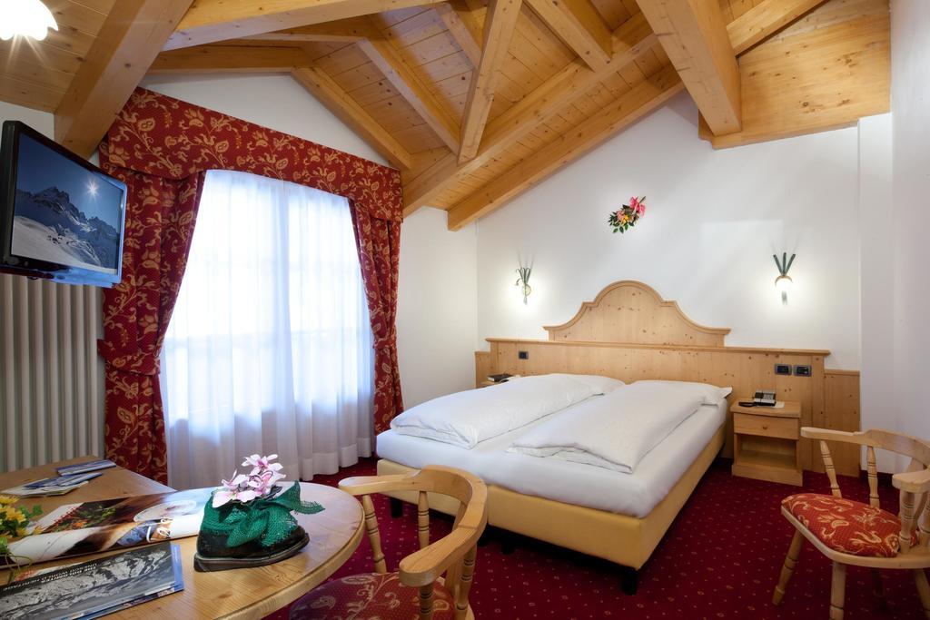 Hotel Garni Laura Arabba Phòng bức ảnh
