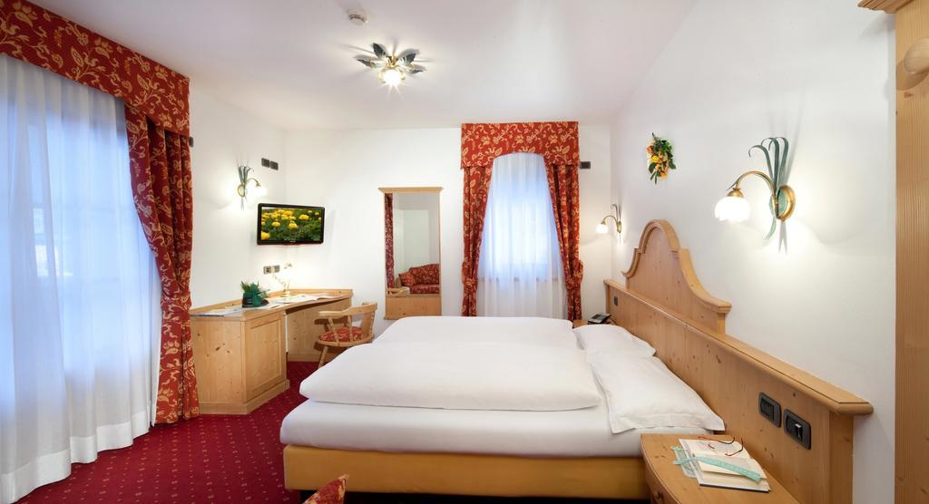 Hotel Garni Laura Arabba Phòng bức ảnh