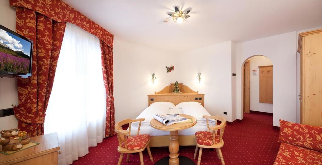 Hotel Garni Laura Arabba Phòng bức ảnh