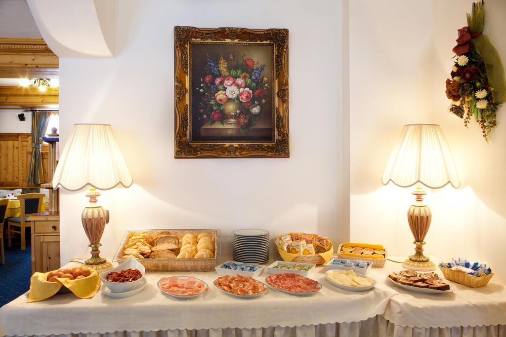 Hotel Garni Laura Arabba Ngoại thất bức ảnh