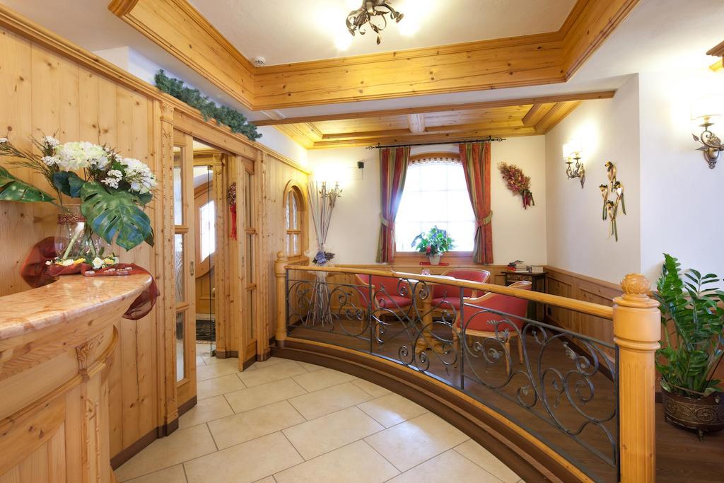 Hotel Garni Laura Arabba Ngoại thất bức ảnh